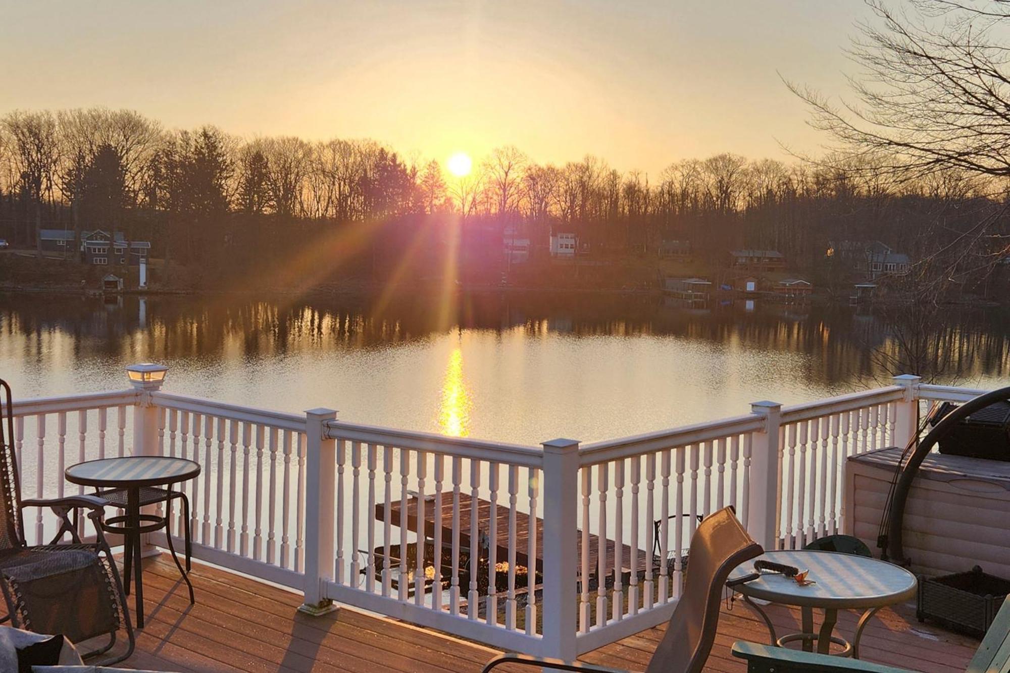 Waterfront Wolcott Vacation Rental With Deck And Views Bagian luar foto