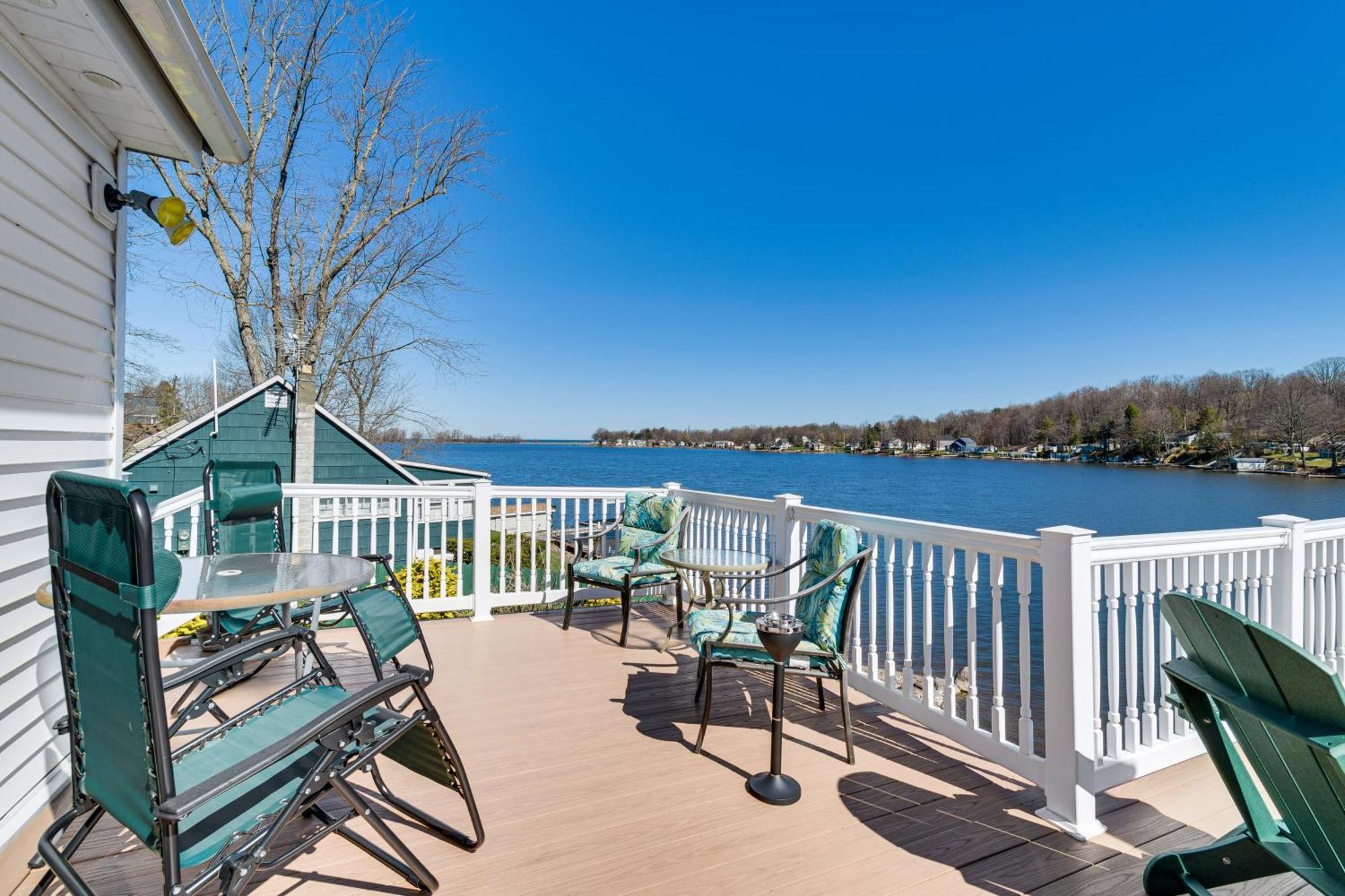 Waterfront Wolcott Vacation Rental With Deck And Views Bagian luar foto