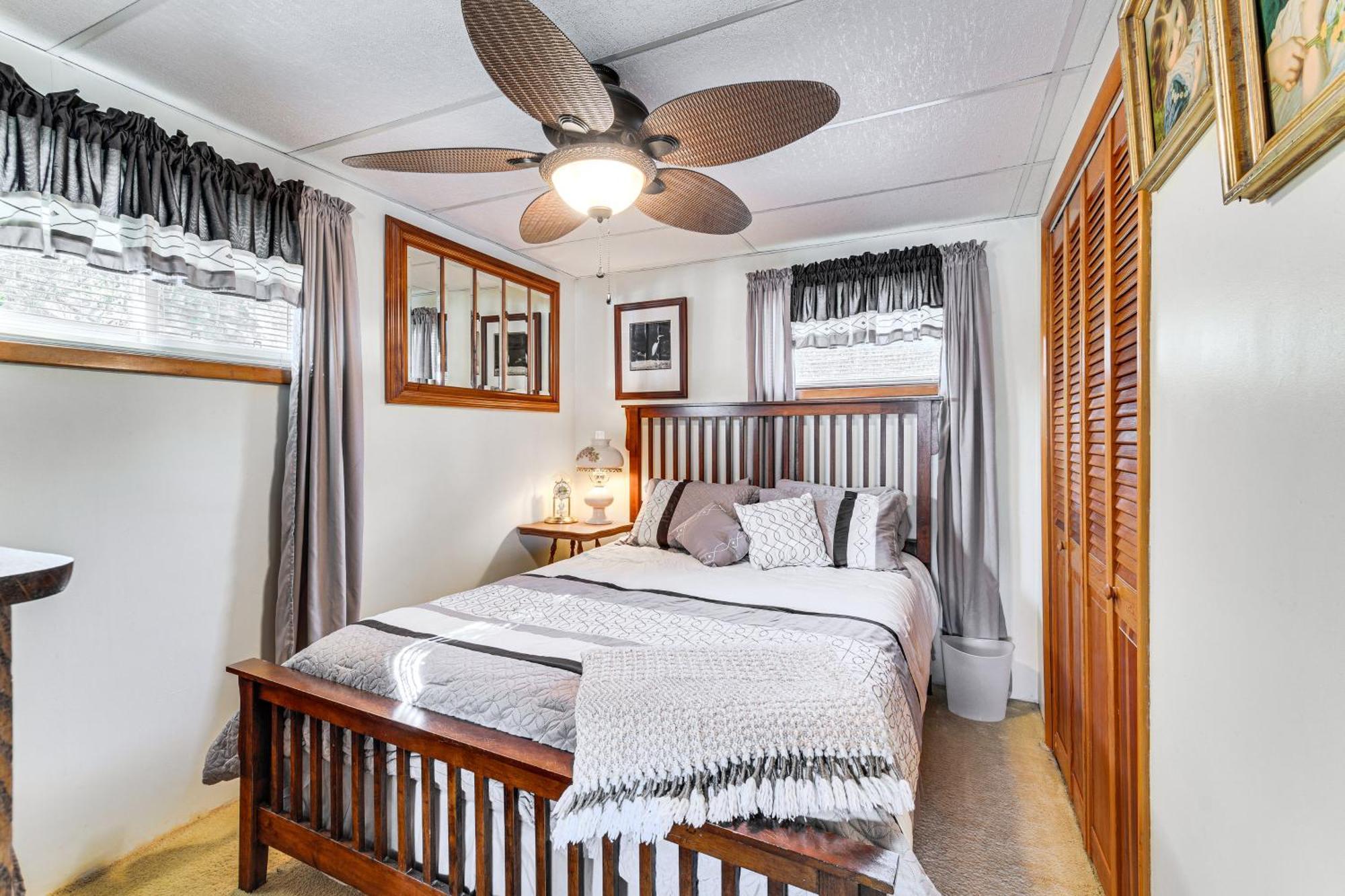 Waterfront Wolcott Vacation Rental With Deck And Views Bagian luar foto