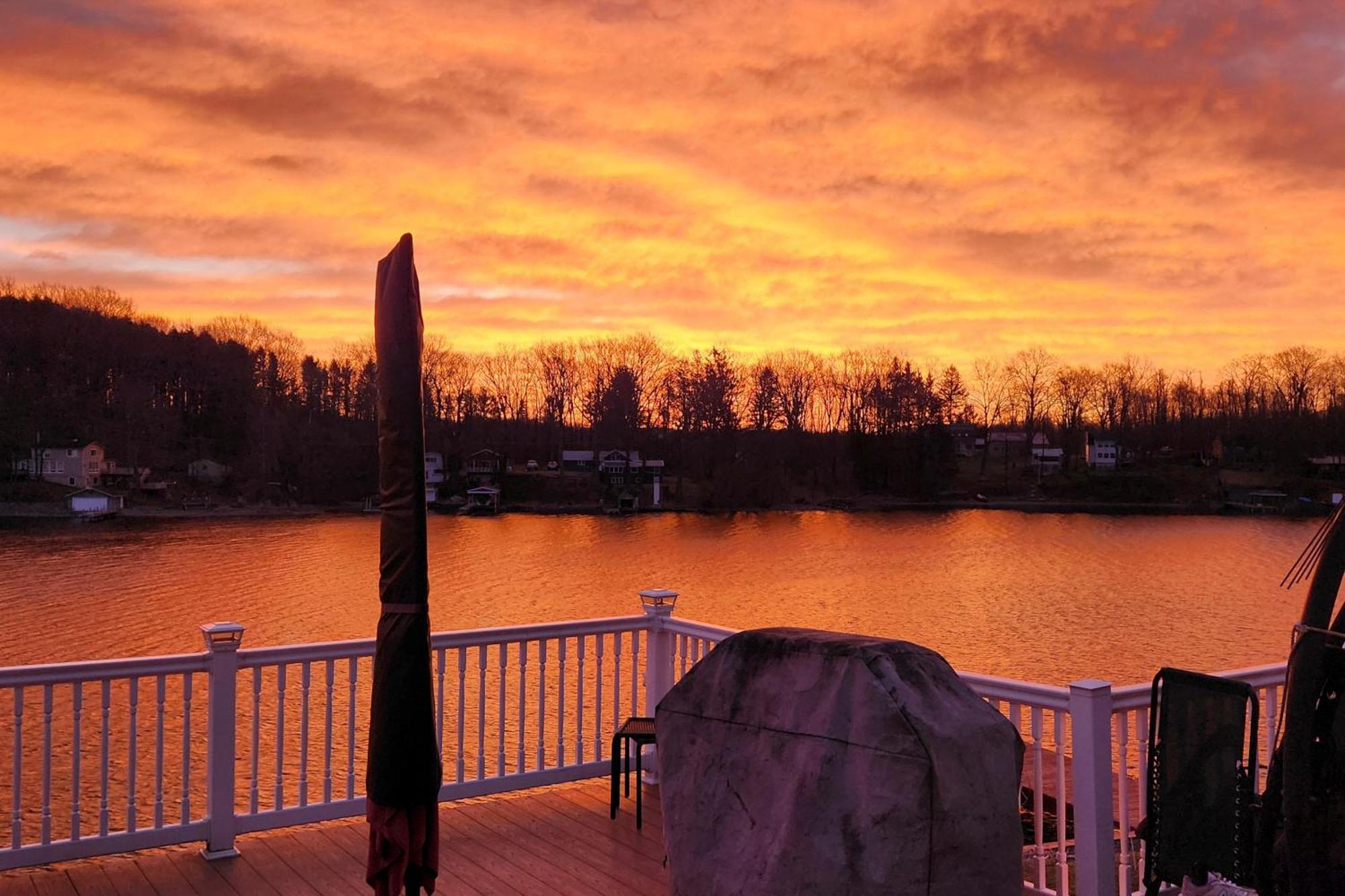 Waterfront Wolcott Vacation Rental With Deck And Views Bagian luar foto