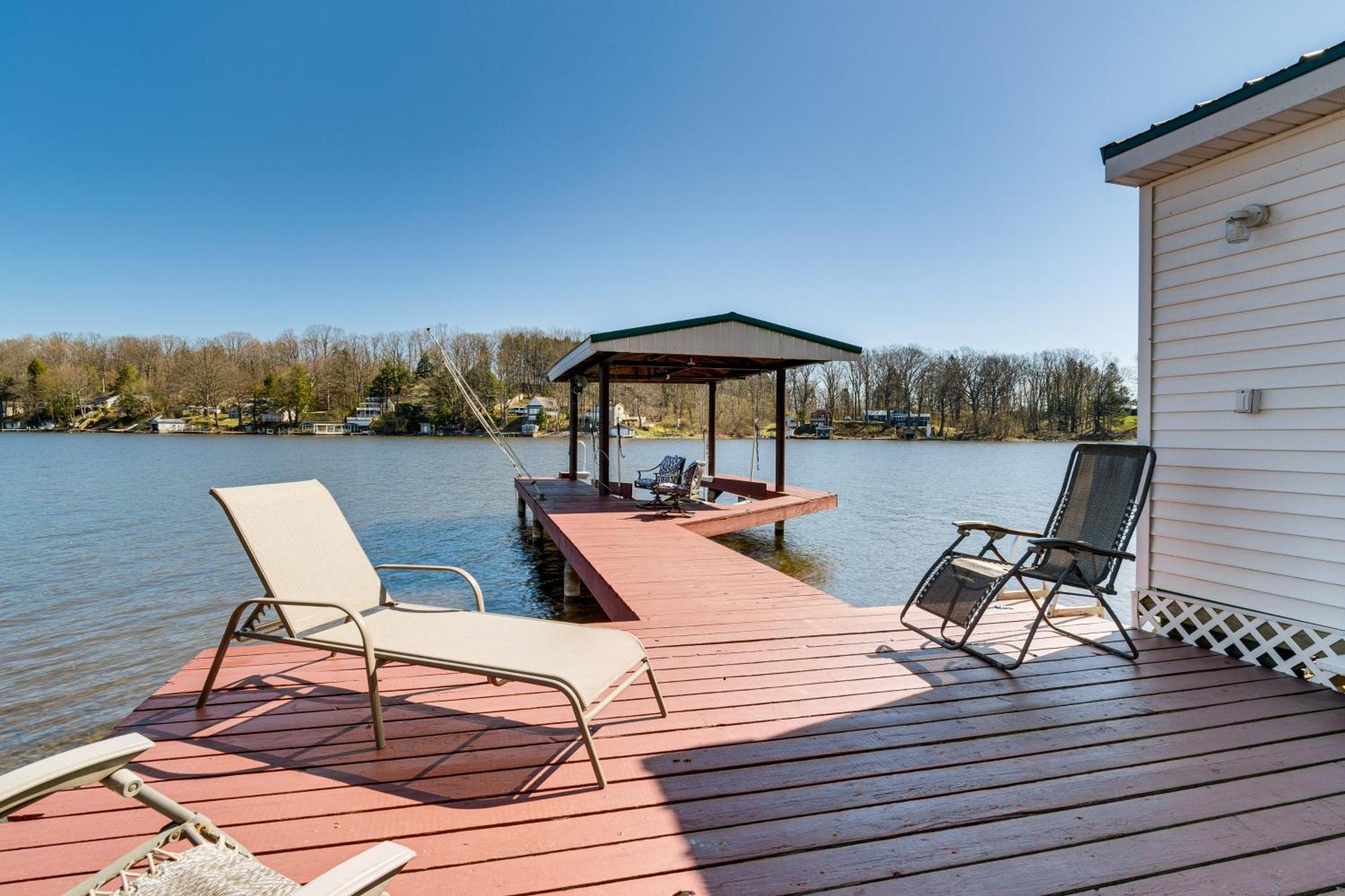 Waterfront Wolcott Vacation Rental With Deck And Views Bagian luar foto