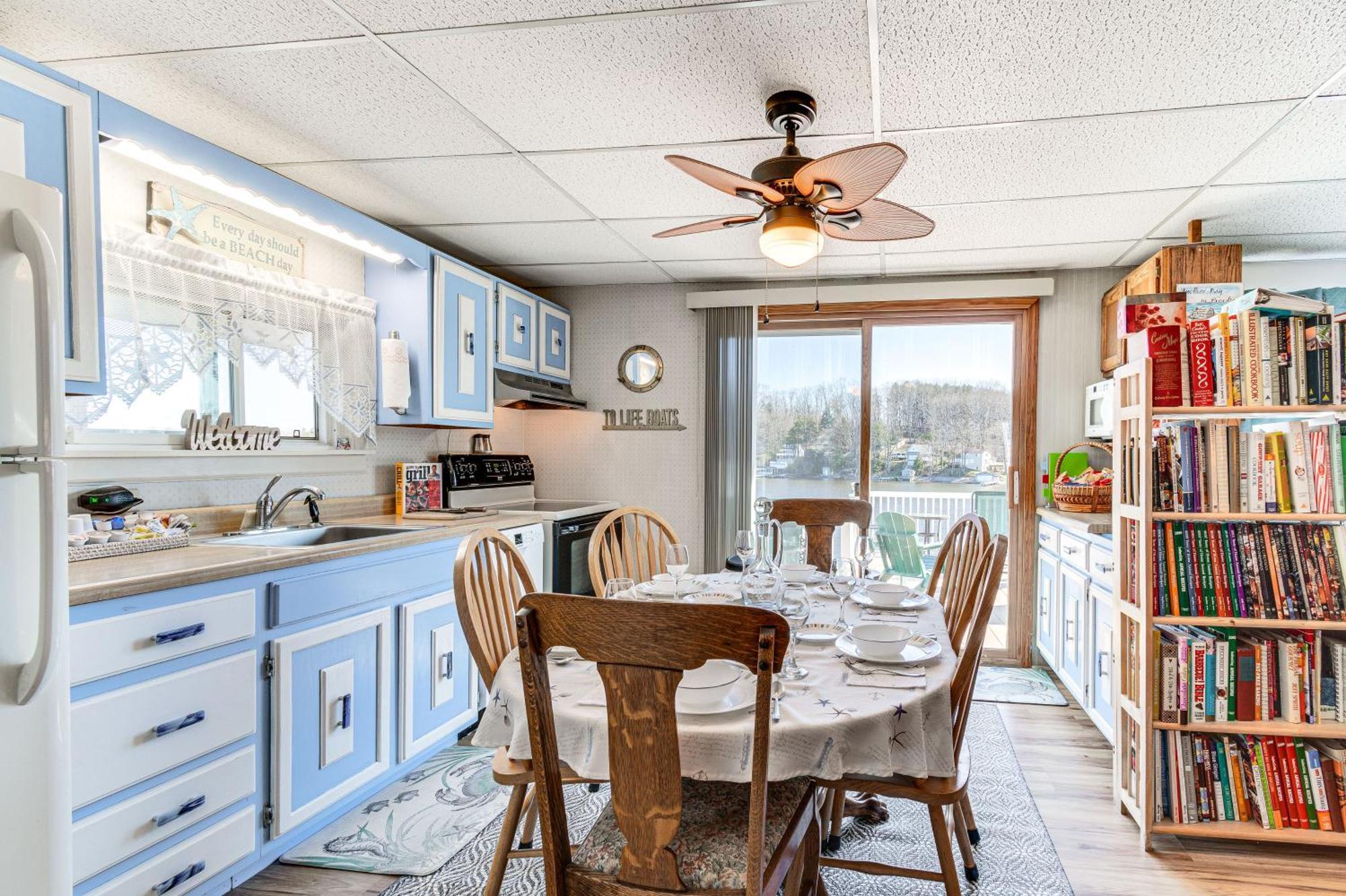 Waterfront Wolcott Vacation Rental With Deck And Views Bagian luar foto