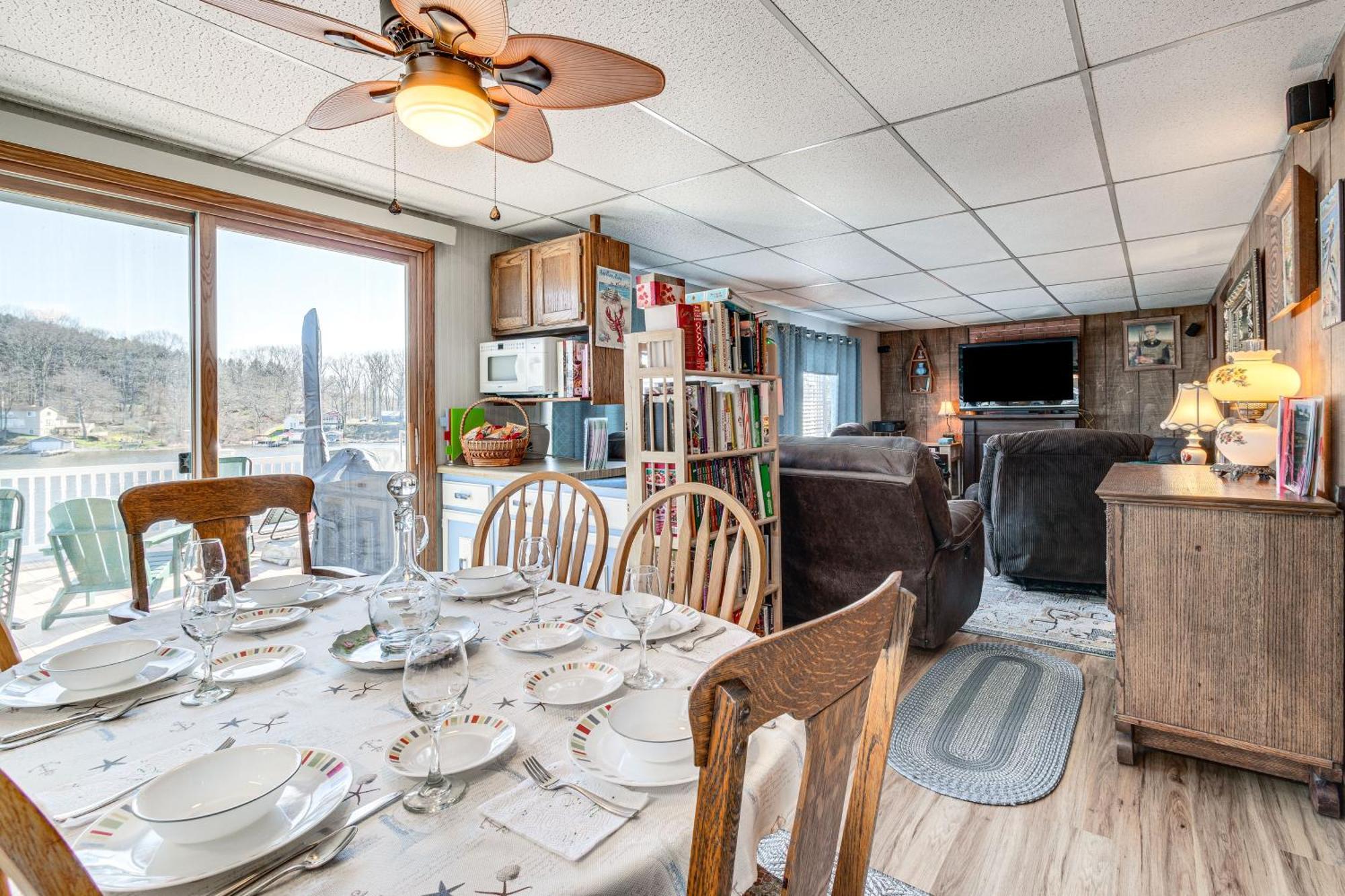 Waterfront Wolcott Vacation Rental With Deck And Views Bagian luar foto