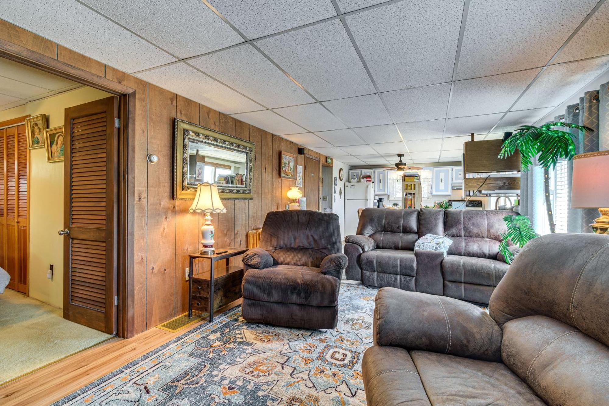 Waterfront Wolcott Vacation Rental With Deck And Views Bagian luar foto